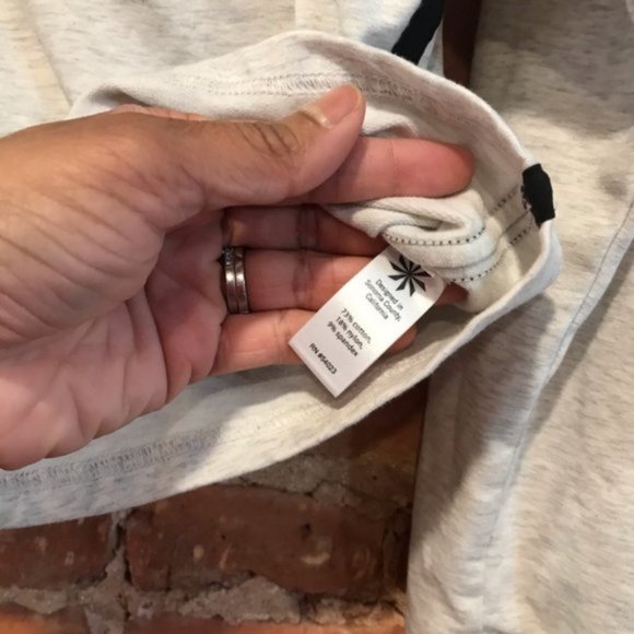 Athleta Sentry Crop Top Pocket Size Small - Picture 3 of 7